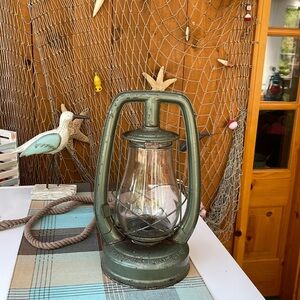 Vintage Kerosene Oil Lantern Lamp Embury MFG CO NO. 0 Air Pilot. Warsaw NY USA